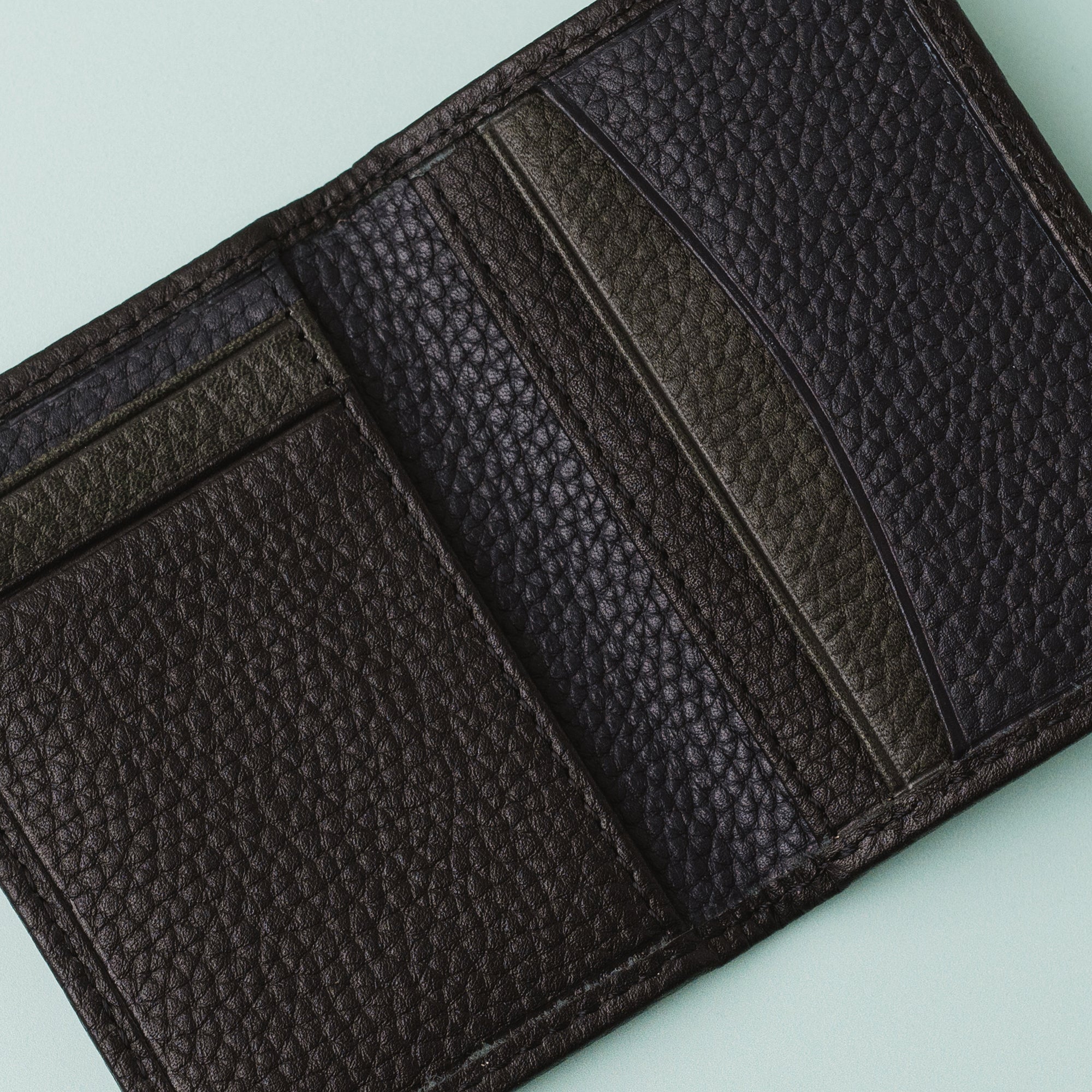 Pebble Grain Leather Bifold Card Holder - Black / Navy / Green